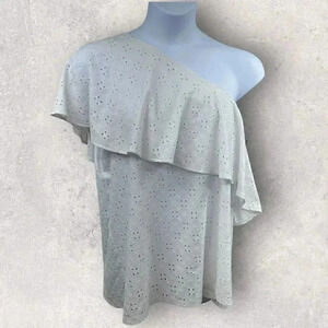 White eyelet top off one shoulder women's size Torrid size 4, great Condition